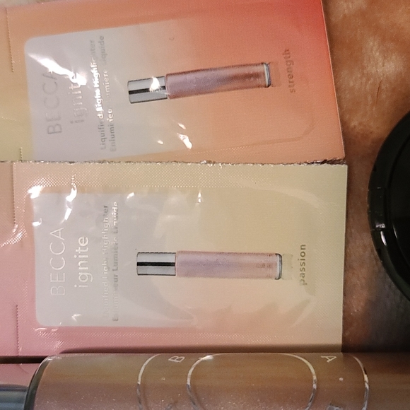 BRAND NEW 💥 BECCA BUNDLE 6 full size 5 deluxe products! 2 samples!